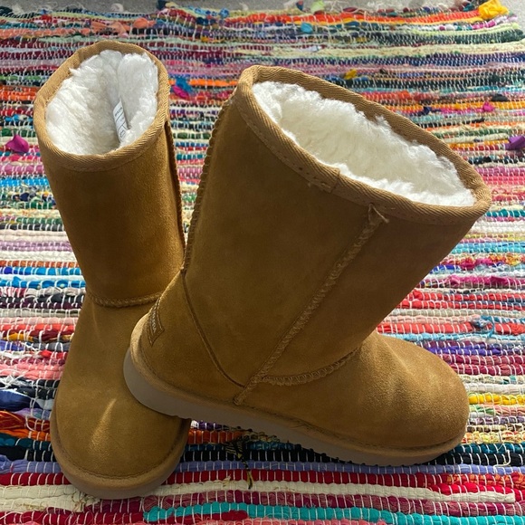 Women’s Koolaburra by UGG Boots, Size 5, Sorry no box - Picture 2 of 7